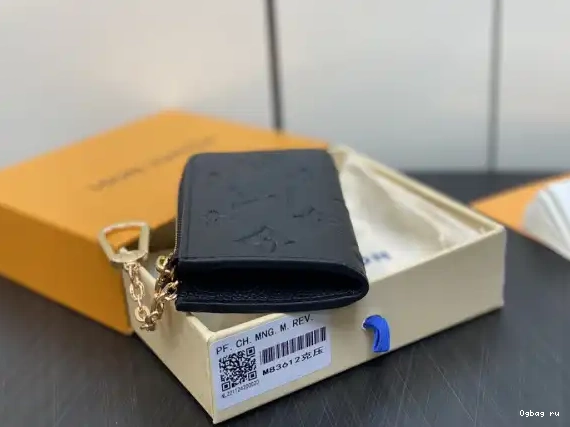 Noa LOUIS WALLET-11*7*1.5cm VUITTON 0702